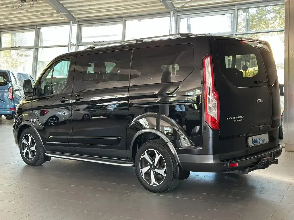 Gebraucht Ford Tourneo Active 150 PS (110 kW) 2023 Schwarz Kombi