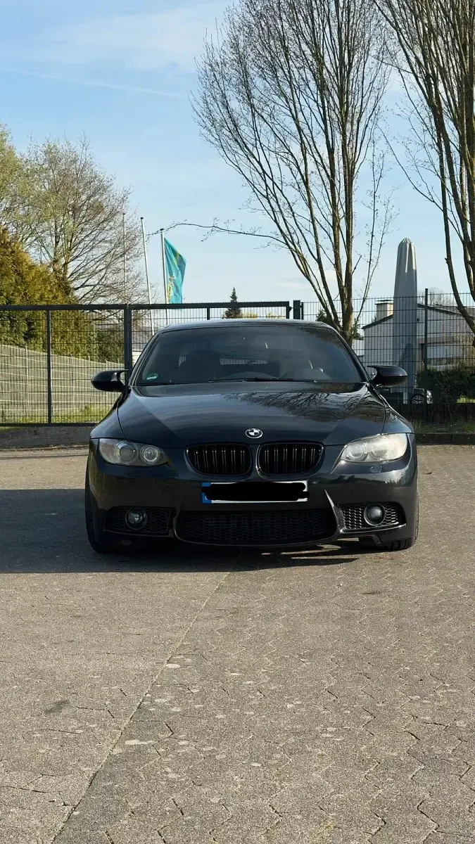 Gebraucht BMW 325 Cabriolet 197 PS (144 kW) 2009 Schwarz Cabrio