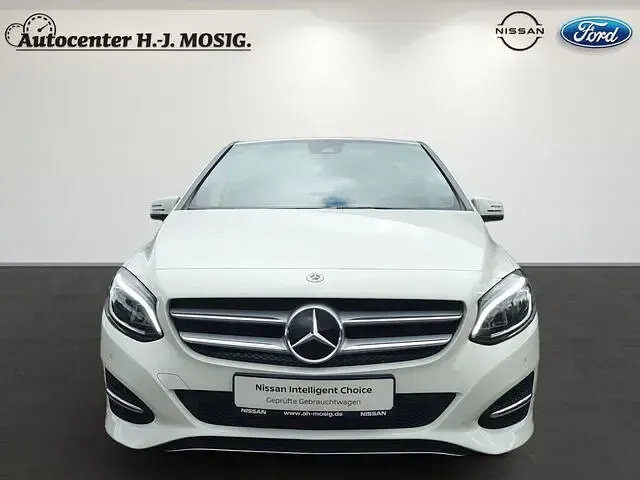 Gebraucht Mercedes B200 Urban 156 PS (114 kW) 2017 Weiß braun Kleinwagen