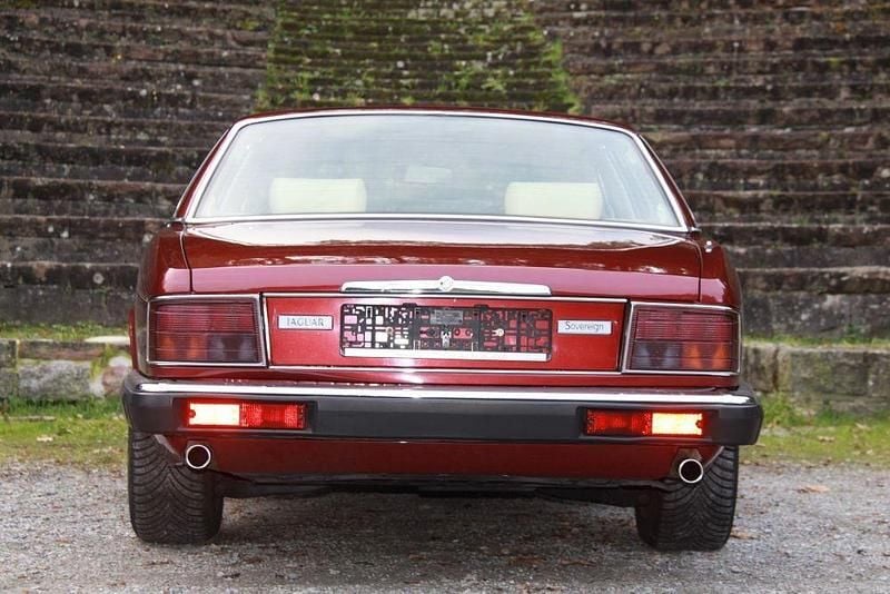 Gebraucht Jaguar XJ40 222 PS (163 kW) 1991 Rot Limousine