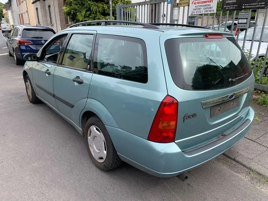 Gebraucht Ford Focus Ghia 116 PS (85 kW) 2001 Grün Limousine