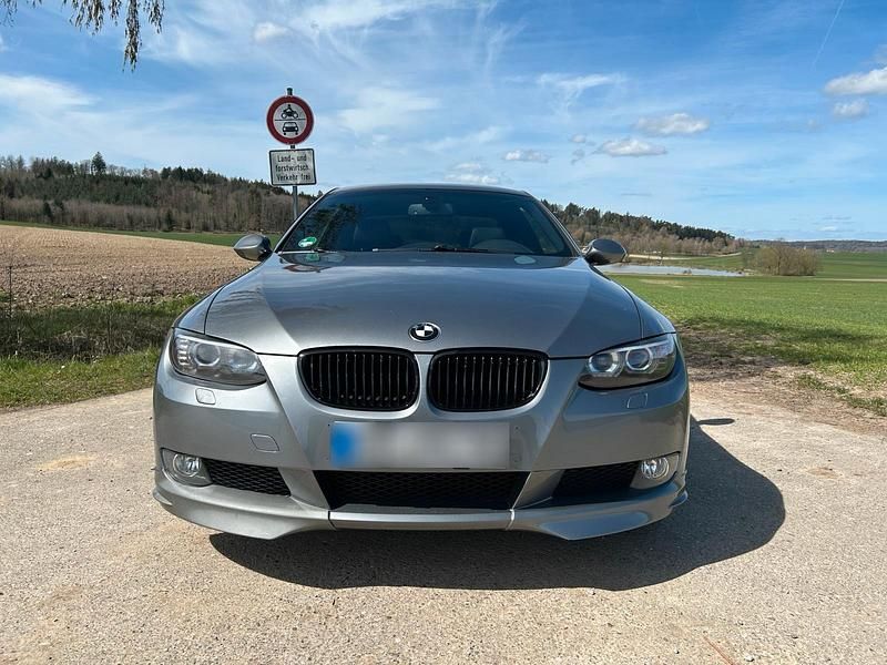 Gebraucht BMW 320 170 PS (125 kW) 2009 Grau Coupé
