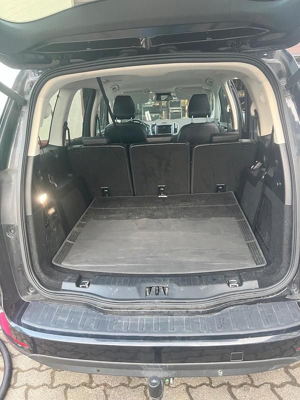 Second-hand Ford Galaxy 190 CP (139 kW) 2020 Negru Monovolum