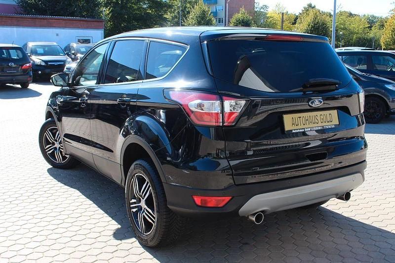 Gebraucht Ford Kuga Titanium 179 PS (131 kW) 2018 Schwarz SUV