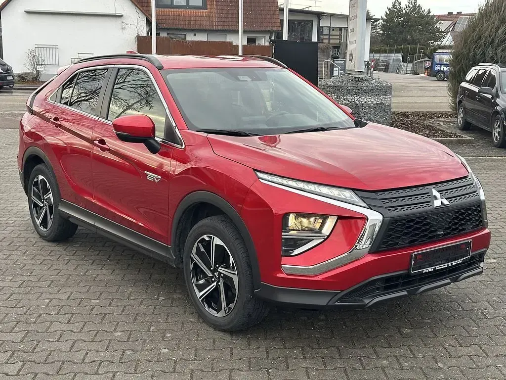 Usado Mitsubishi Eclipse Cross Basis 188 CV (138 kW) 2022 Rojo SUV