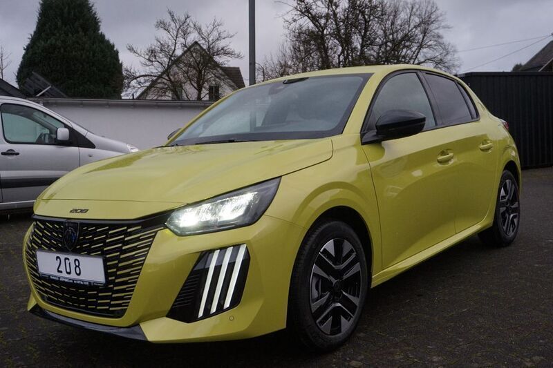 Gelb Neu 2024 Peugeot 208 Allure Kleinwagen | 24.500 € (Teuer) - Bild 1/4