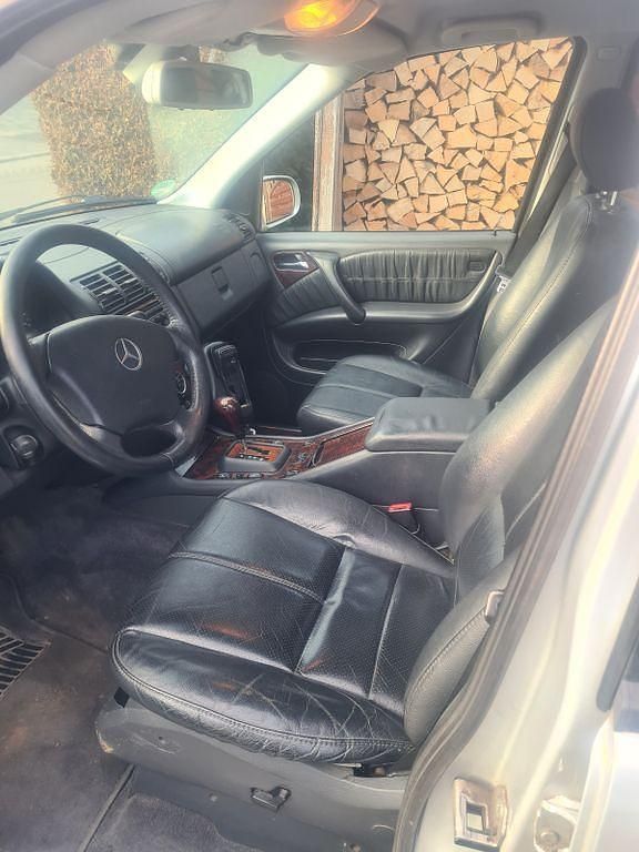 Gebraucht Mercedes ML500 292 PS (214 kW) 2001 Silber SUV