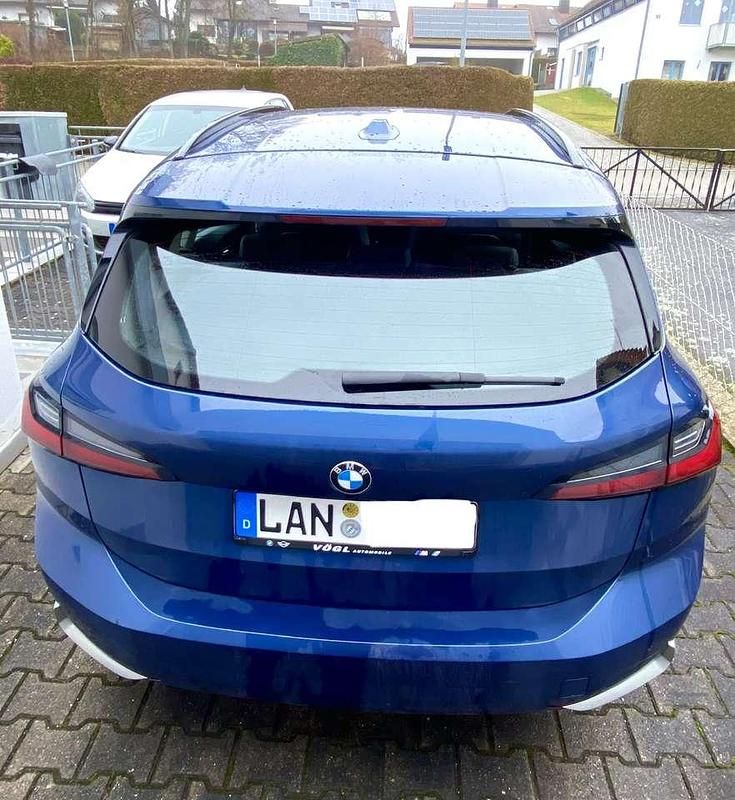 Gebraucht BMW 218 136 PS (100 kW) 2022 Blau Van / Kleinbus