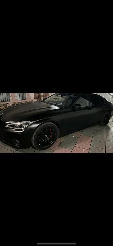 Schwarz Gebraucht 2015 BMW 730 Limousine | 27.500 € (Teuer) - Bild 1/4