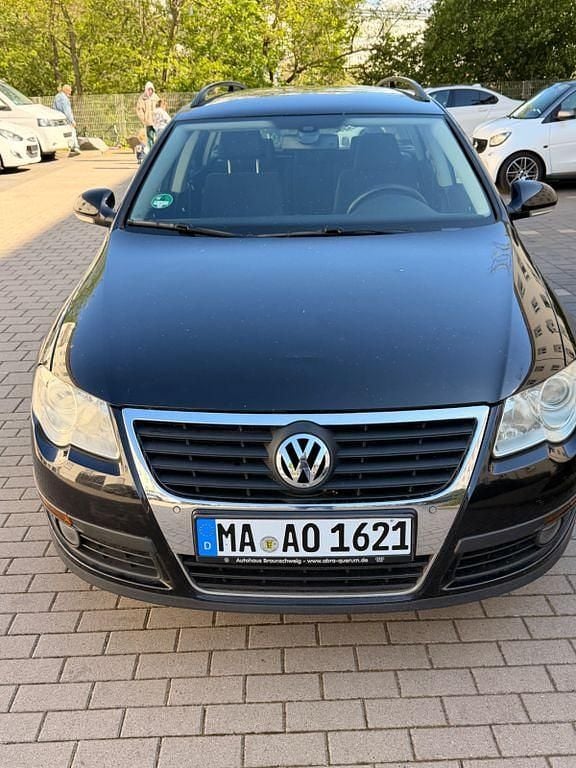 Gebraucht VW Passat Highline 122 PS (89 kW) 2009 Schwarz Kombi