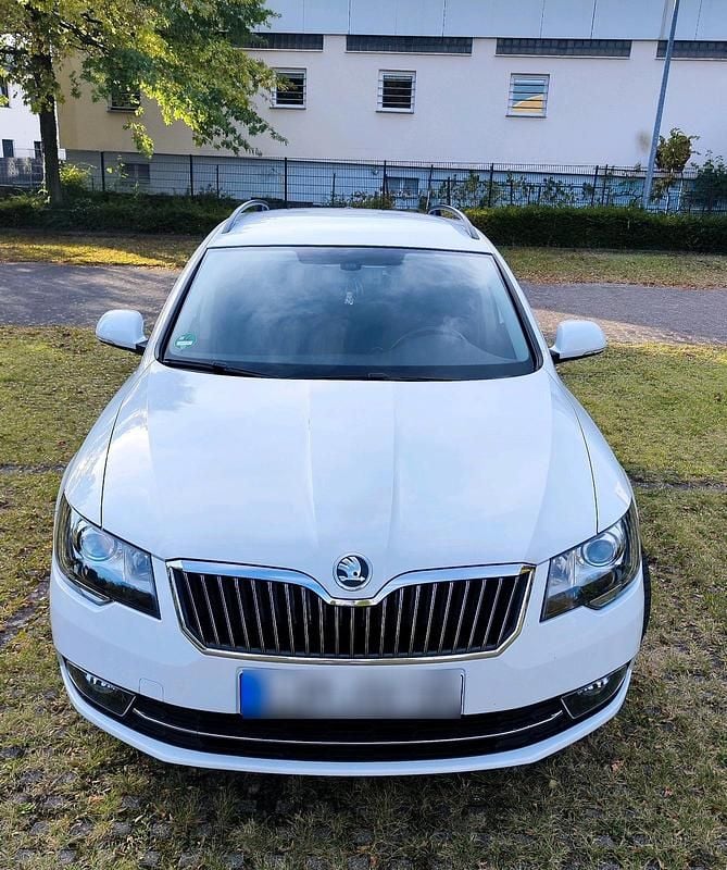 Usado Skoda Superb 140 HP (102 kW) 2014 Carrinha