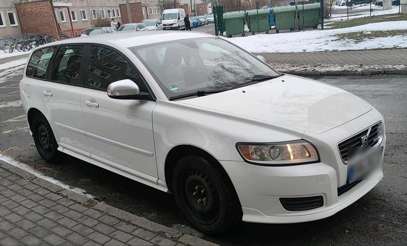 Gebraucht Volvo V50 109 PS (80 kW) 2009 Weiß Kombi
