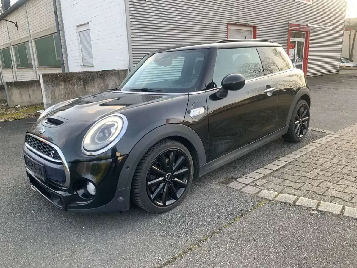 Gebraucht Mini Cooper SD 170 PS (125 kW) 2016 Schwarz Kleinwagen