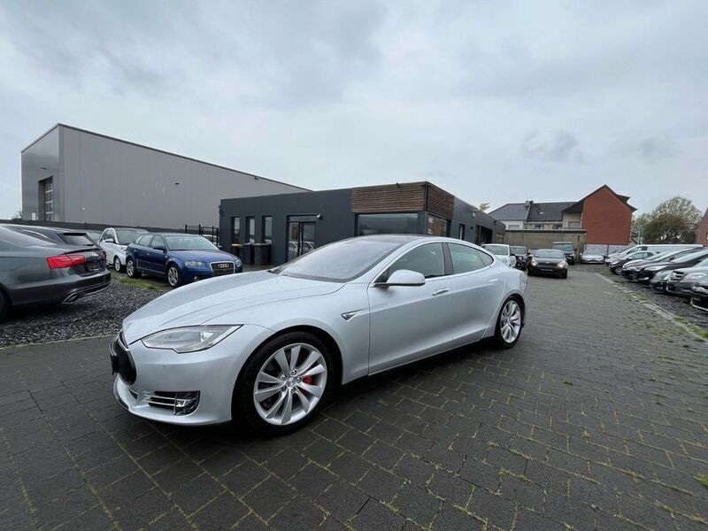 Silber Gebraucht 2014 Tesla Model S Performance Limousine | 17.490 € (Fairer Preis) - Bild 1/4