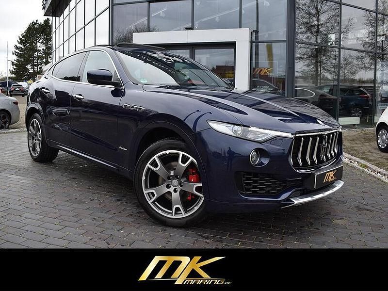 Blu emozione (metallic) Gebraucht 2017 Maserati Levante GranLusso SUV | 41.989 € (Etwas zu teuer) - Bild 1/4