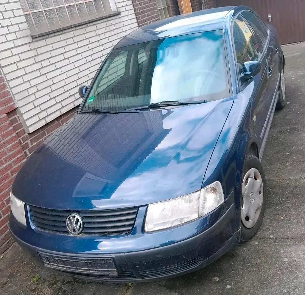 Używany VW Passat 150 KM (110 kW) 2002 Niebieski Sedan/Limuzyna