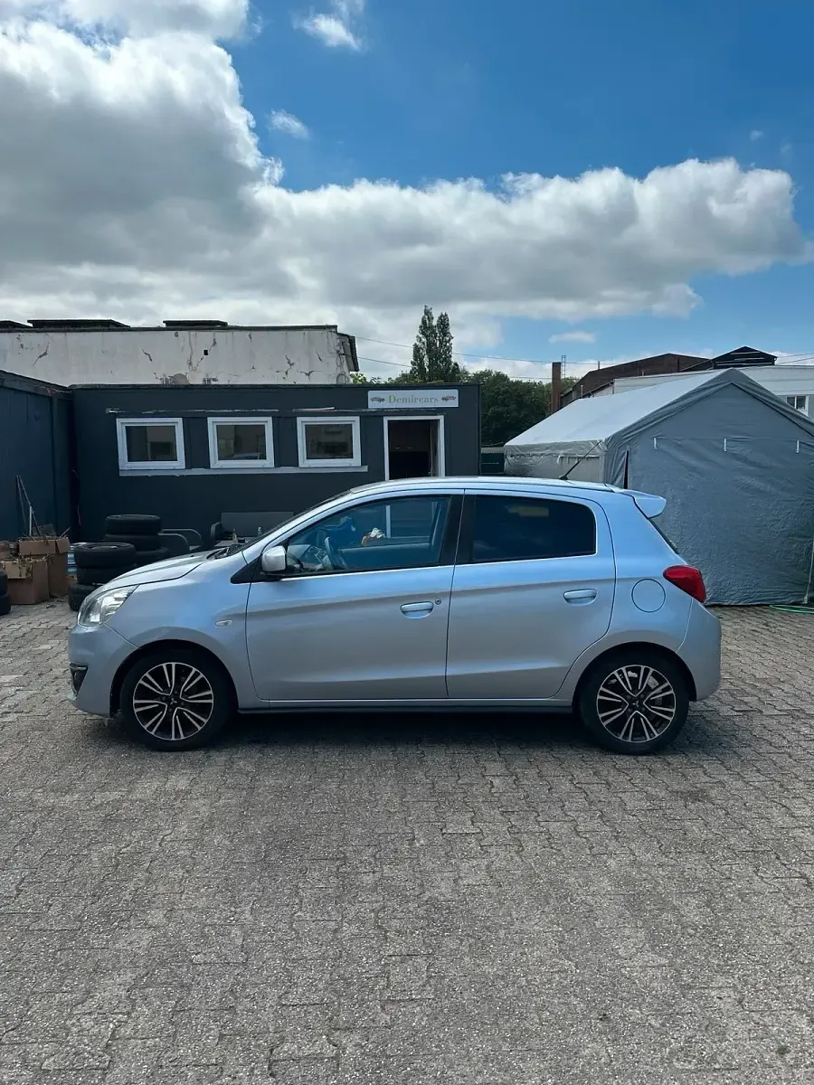 Gebraucht Mitsubishi Space Star Edition 80 PS (58 kW) 2018 Silber Kleinwagen