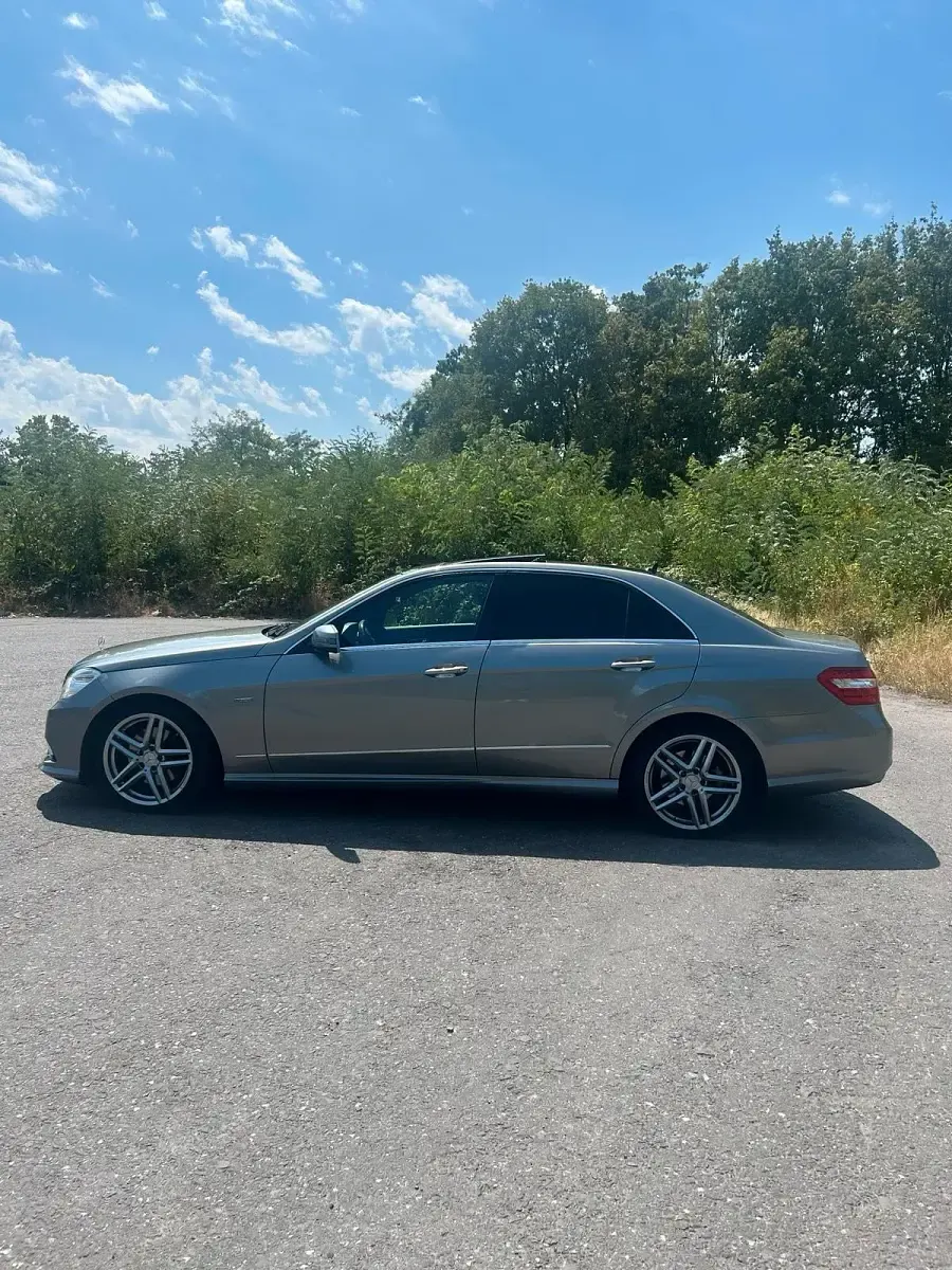 Gebraucht Mercedes E250 AMG 204 PS (150 kW) 2009 Grau Limousine