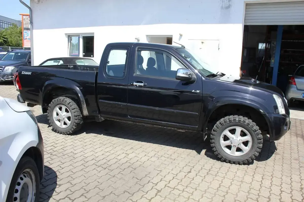 Gebraucht Isuzu D-Max 163 PS (119 kW) 2010 Schwarz Pickup