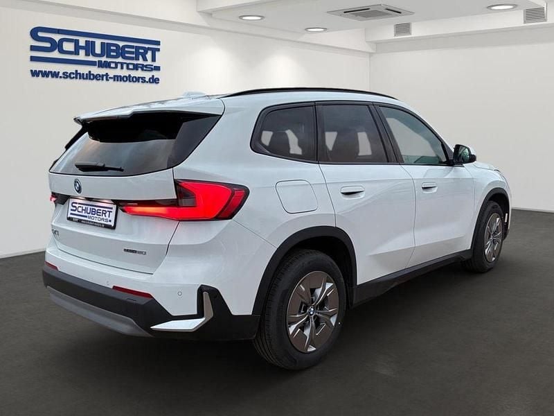 Nowe BMW iX1 150 kW (204 KM) 2025 Biały SUV