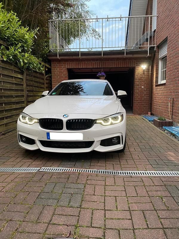 Weiß Gebraucht 2017 BMW 420 M Sport Coupé | 22.900 € (Fairer Preis) - Bild 1/4