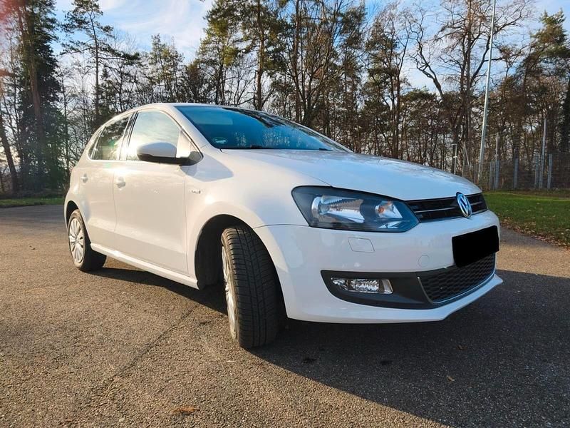 Weiß Gebraucht 2013 VW Polo Life Kleinwagen | 6.990 € (Guter Preis) - Bild 1/4