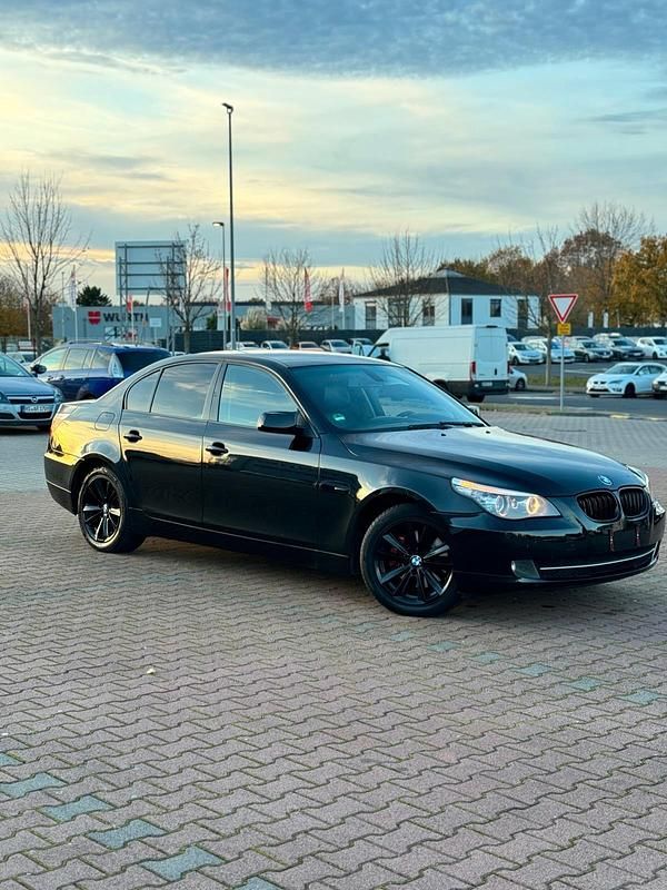 Gebraucht BMW 525 200 PS (147 kW) 2008 Schwarz Limousine