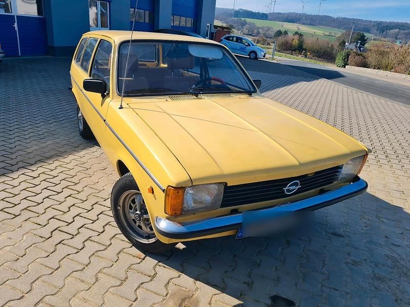 Gelb Gebraucht 2025 Opel Kadett Kombi | 5.750 € - Bild 1/4