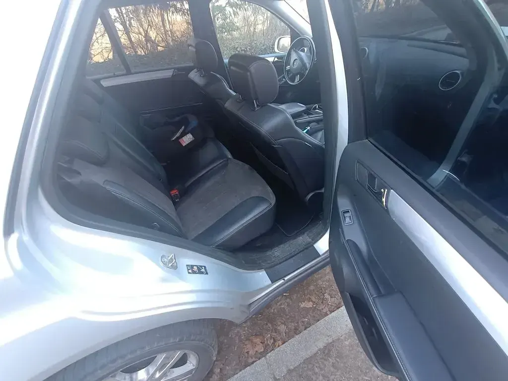 Gebraucht Mercedes ML320 224 PS (164 kW) 2006 Silber SUV
