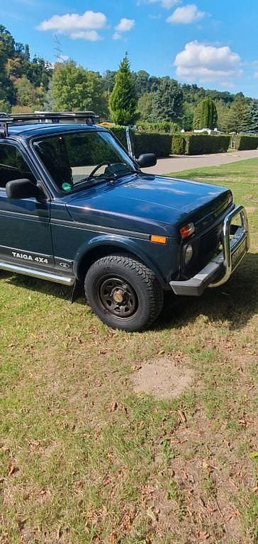 Grün Gebraucht 2015 Lada niva SUV | 7.250 € (Superpreis) - Bild 1/4