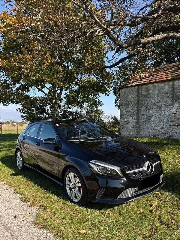 Schwarz Gebraucht 2016 Mercedes A160 Limousine | 8.000 € (Superpreis) - Bild 1/4