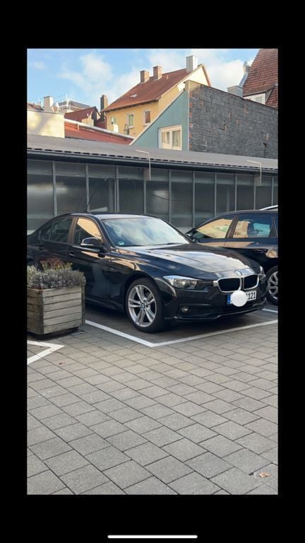 Schwarz Gebraucht 2015 BMW 318 Limousine | 11.400 € (Fairer Preis) - Bild 1/4
