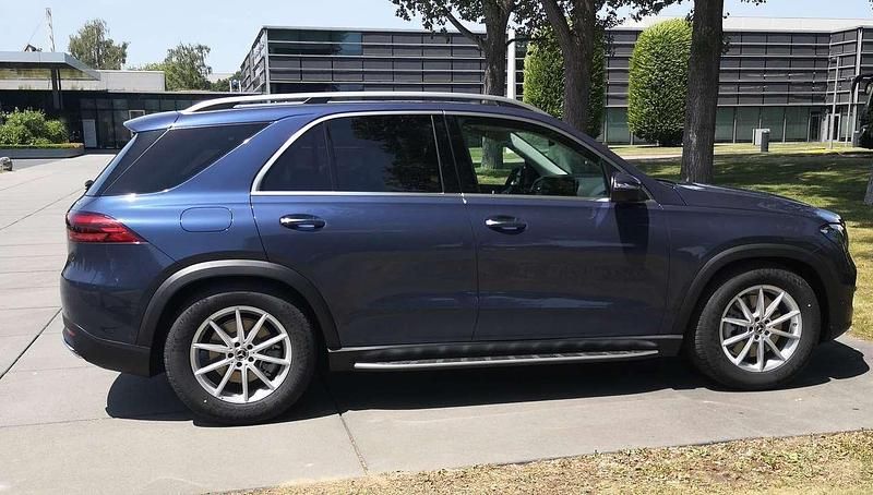 Gebraucht Mercedes GLE450 Advanced Plus 367 PS (269 kW) 2025 Blau SUV