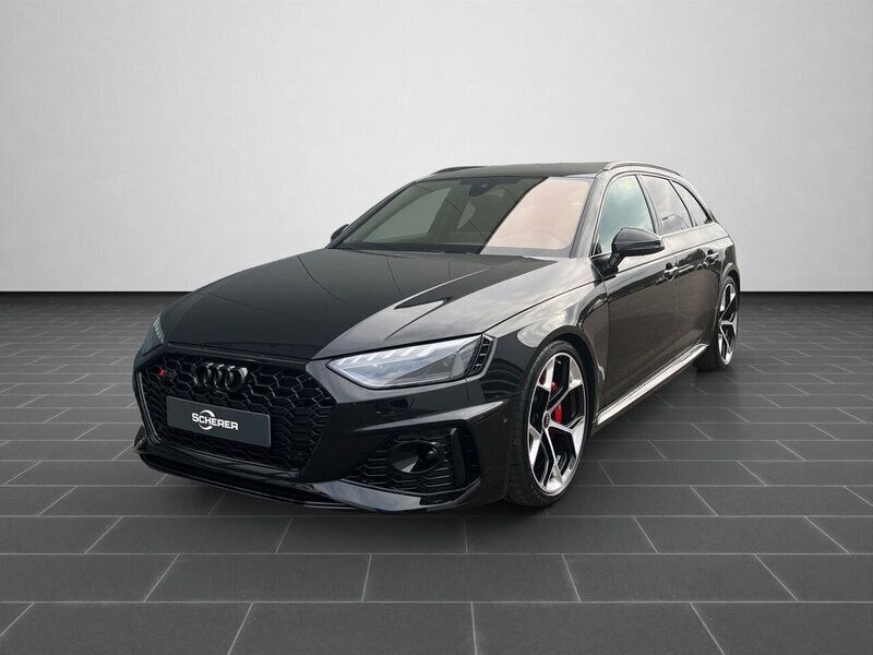 Mythosschwarz metallic (metallic) Gebraucht 2025 Audi RS4 Ambiente Kombi | 107.420 € - Bild 1/4