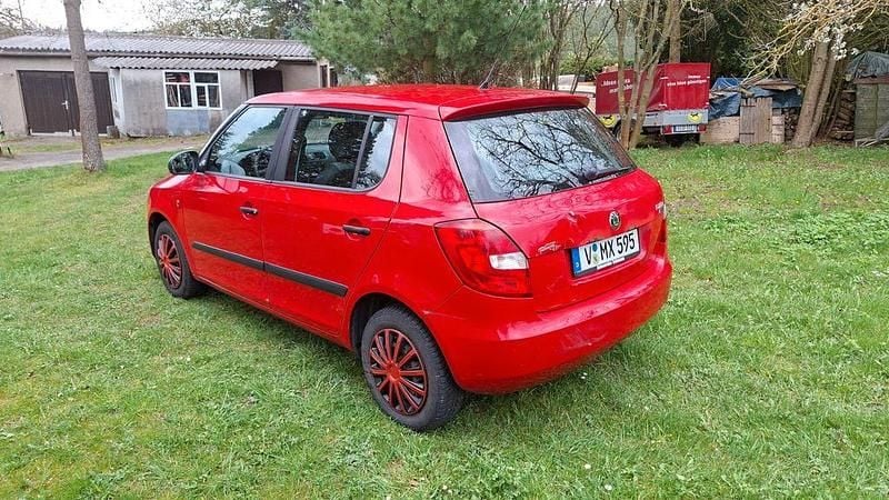 Gebraucht Skoda Fabia Cool Edition 60 PS (44 kW) 2009 Rot Limousine