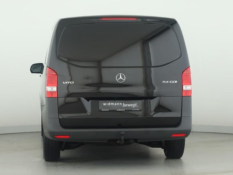 Gebraucht Mercedes Vito 136 PS (100 kW) 2022 Obsidianschwarz metallic Van