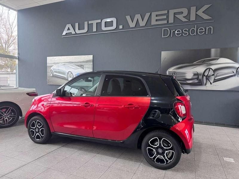 Second-hand Smart ForFour Prime 90 CP (66 kW) 2019 Negru Hatchback