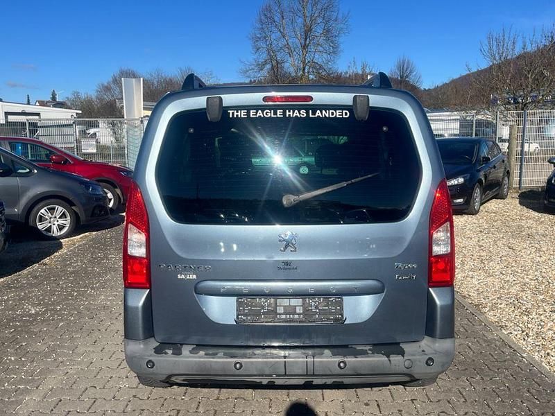 Gebraucht Peugeot Partner Tepee Family 109 PS (80 kW) 2009 Blau Van / Kleinbus