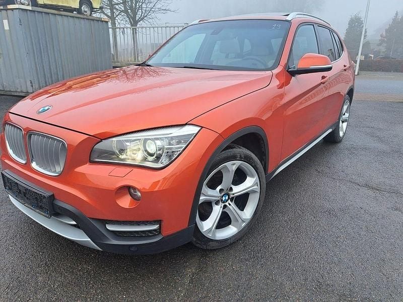 Orange Gebraucht 2013 BMW X1 Sport Line SUV | 8.499 € (Guter Preis) - Bild 1/4