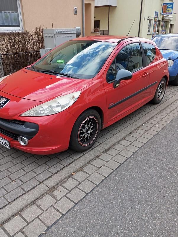 Rot Gebraucht 2007 Peugeot 207 Kleinwagen | 400 € (Superpreis) - Bild 1/4
