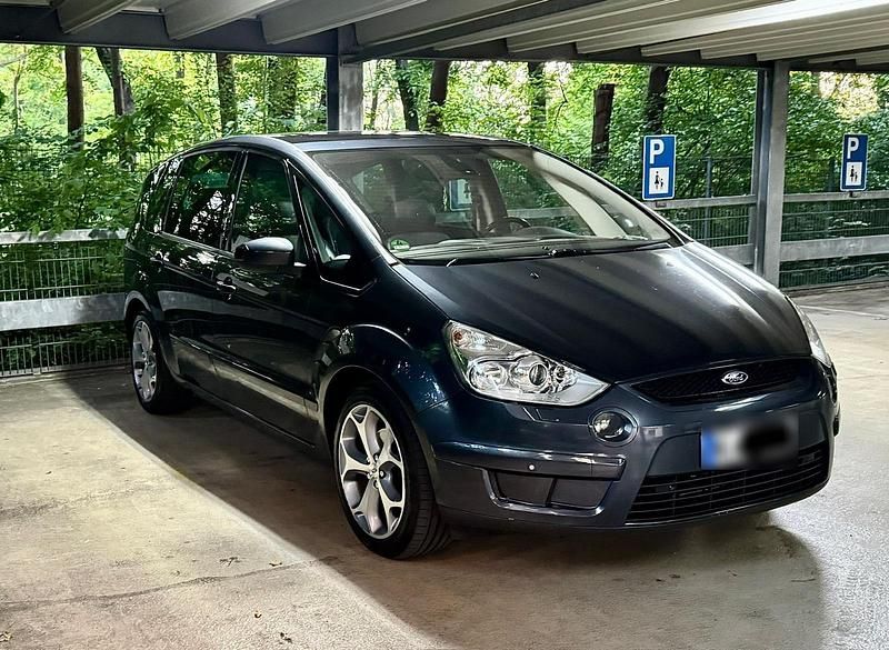 Grau Gebraucht 2007 Ford S-MAX S Van / Kleinbus | 4.290 € (Etwas zu teuer) - Bild 1/4