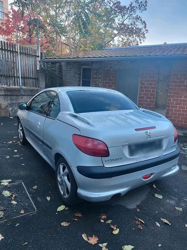 Gebraucht Peugeot 206 CC 109 PS (80 kW) 2003 Silber Cabrio