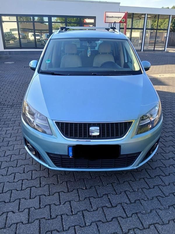Blau Gebraucht 2014 Seat Alhambra Van / Kleinbus | 11.000 € (Etwas zu teuer) - Bild 1/4