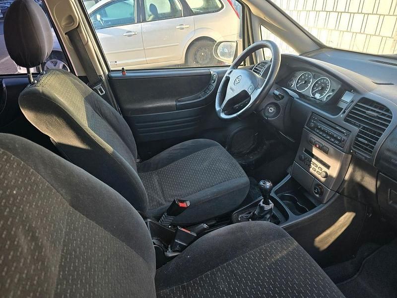 Gebraucht Opel Zafira 125 PS (91 kW) 2005 Silber Van / Kleinbus