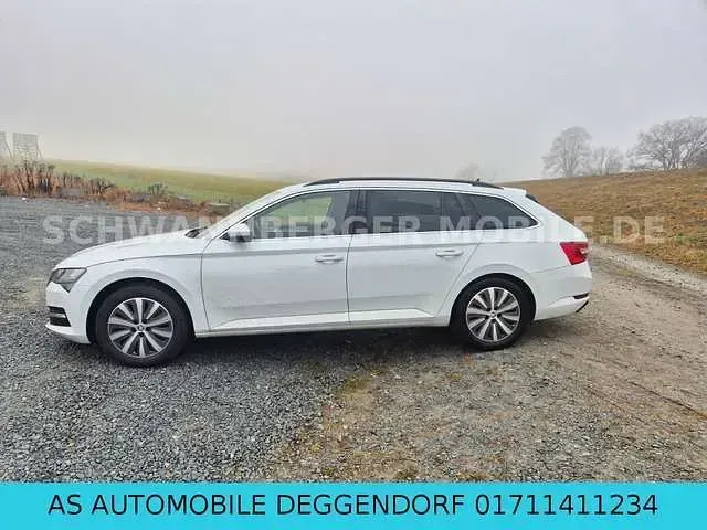 Gebraucht Skoda Superb Ambition 150 PS (110 kW) 2022 Weiß Kombi