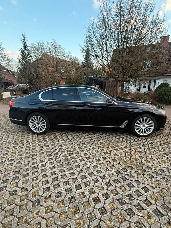 Gebraucht BMW 740 320 PS (235 kW) 2016 Schwarz Limousine