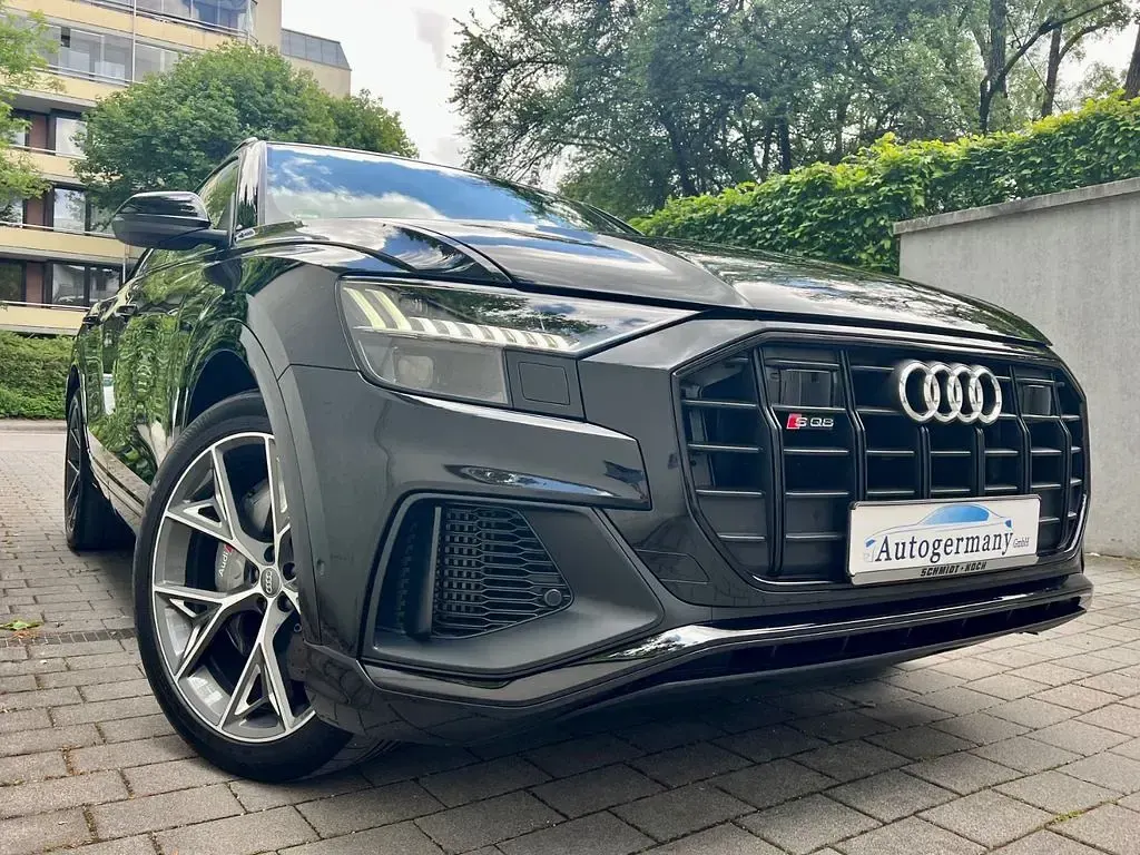 Gebraucht Audi SQ8 Ambiente 435 PS (319 kW) 2020 Orcaschwarz metallic SUV