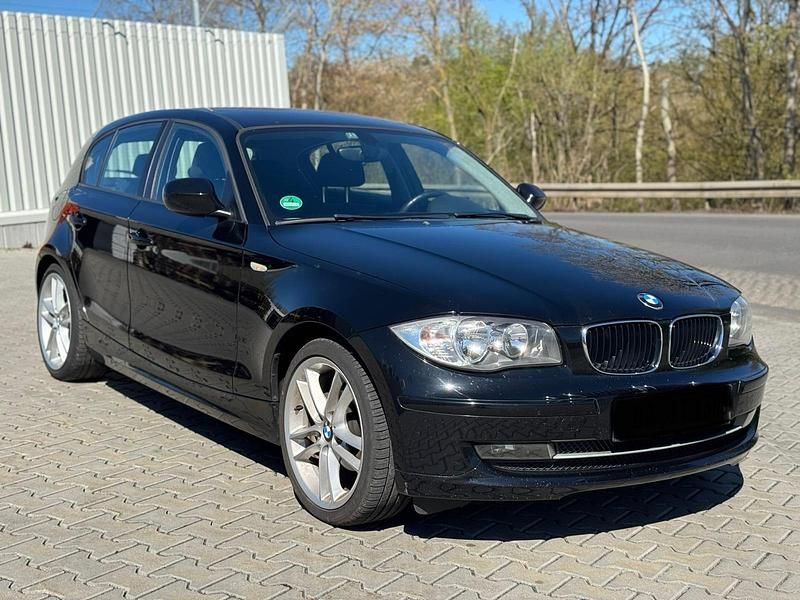 Gebraucht BMW 118 143 PS (105 kW) 2010 Schwarz Kleinwagen