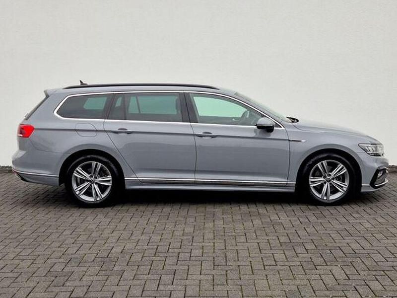 Gebraucht VW Passat R-line 150 PS (110 kW) 2022 Grau Kombi