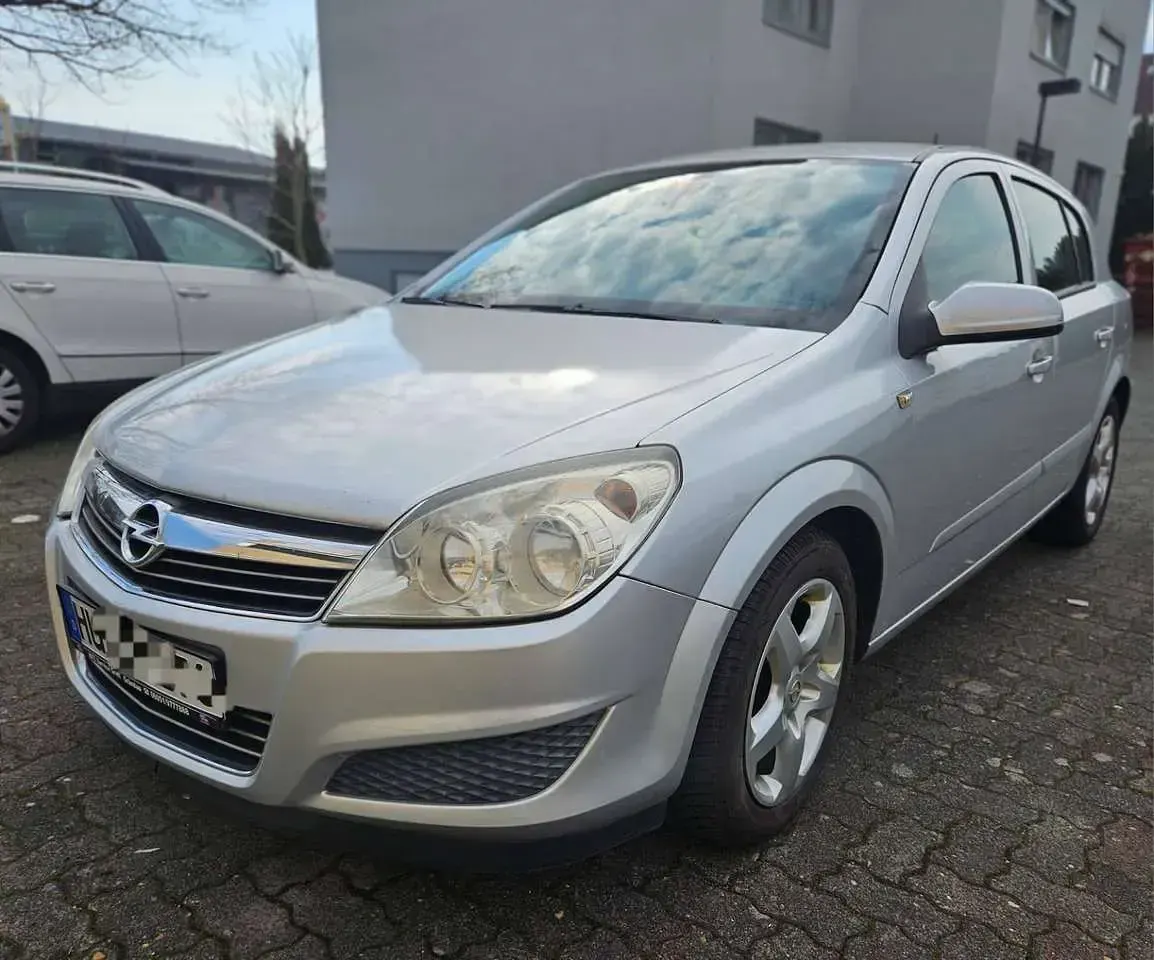 Gebraucht Opel Astra Edition 90 PS (66 kW) 2007 Silber Limousine